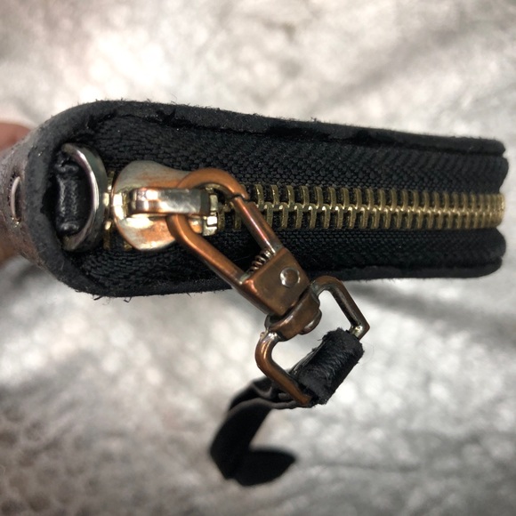 Arts Eye zip around wallet. Excellent condition. Silver and black leather. - Picture 9 of 10